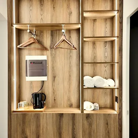 Fivenco - Private W King Bed Modern * 地拉那