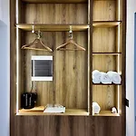 Lägenhet Fivenco - Private W King Bed Modern Tirana