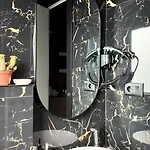 Fivenco - Private W King Bed Modern شقة *