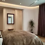 Apartment Fivenco - Private W King Bed Modern *