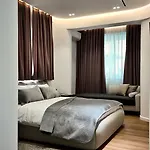 شقة Fivenco - Private W King Bed Modern تيرانا