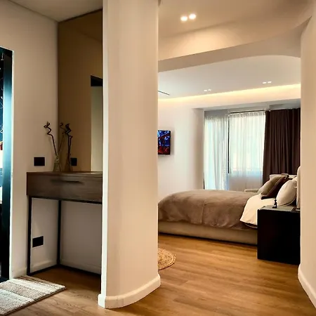 Apartment Fivenco - Private W King Bed Modern Tirana