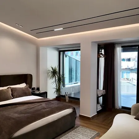 Fivenco - Private W King Bed Modern Apartment *