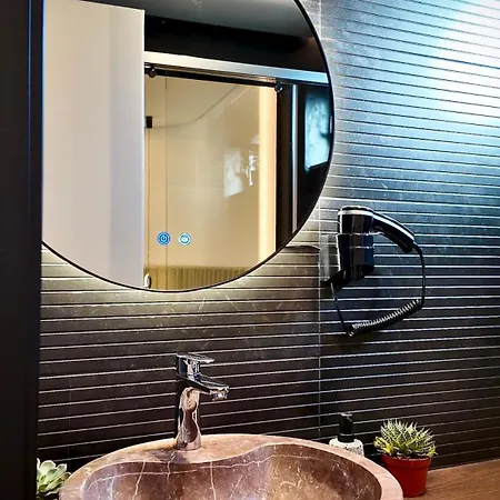 Fivenco - Private W King Bed Modern * Tirana