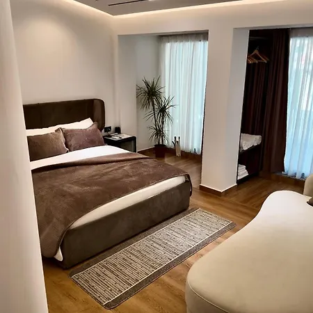 Fivenco - Private W King Bed Modern * Tirana