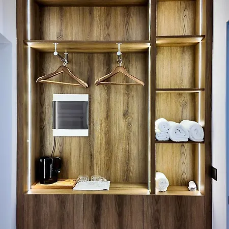 Lejlighed Fivenco - Private W King Bed Modern Tirana