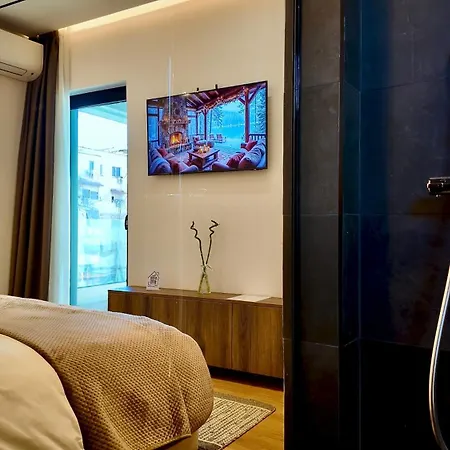 Fivenco - Private W King Bed Modern * Tirana