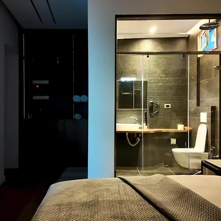 Lejlighed Fivenco - Private W King Bed Modern Tirana
