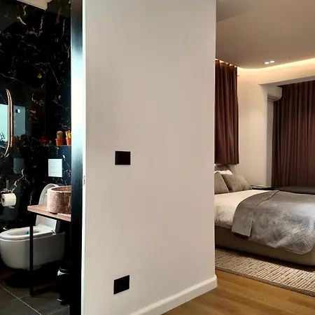 Fivenco - Private W King Bed Modern Lejlighed Tirana
