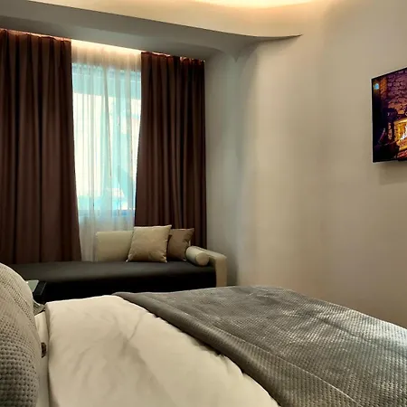 Fivenco - Private W King Bed Modern Lejlighed