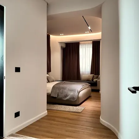 Fivenco - Private W King Bed Modern * Tirana
