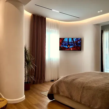 Fivenco - Private W King Bed Modern Lejlighed *