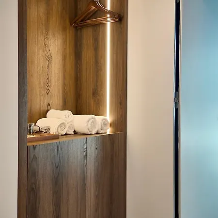 Fivenco - Private W King Bed Modern Lejlighed Tirana