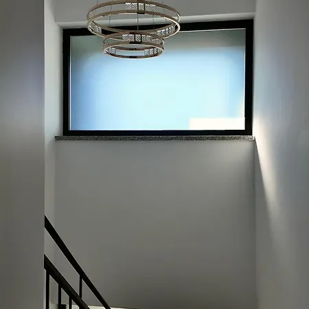 Fivenco - Private W King Bed Modern *